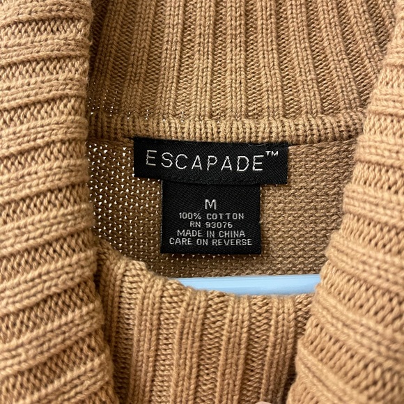 Escapade tan turtleneck sweater - Picture 2 of 2